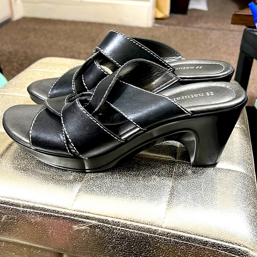 Naturalizer heels size 9Med